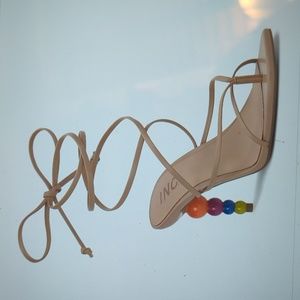 NWOT Cream Lillias Faux Leather Ankle Tie Thong Sandals, Size 5.5